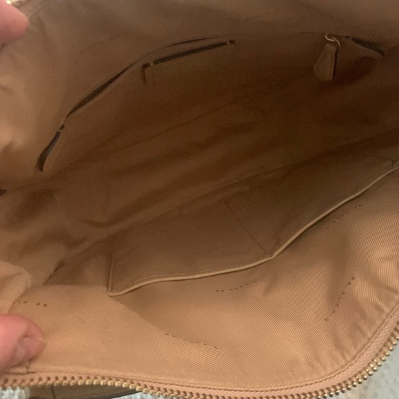 Coach Cream leather hardware, interior and bottom 10/10 - Picture 4 of 7